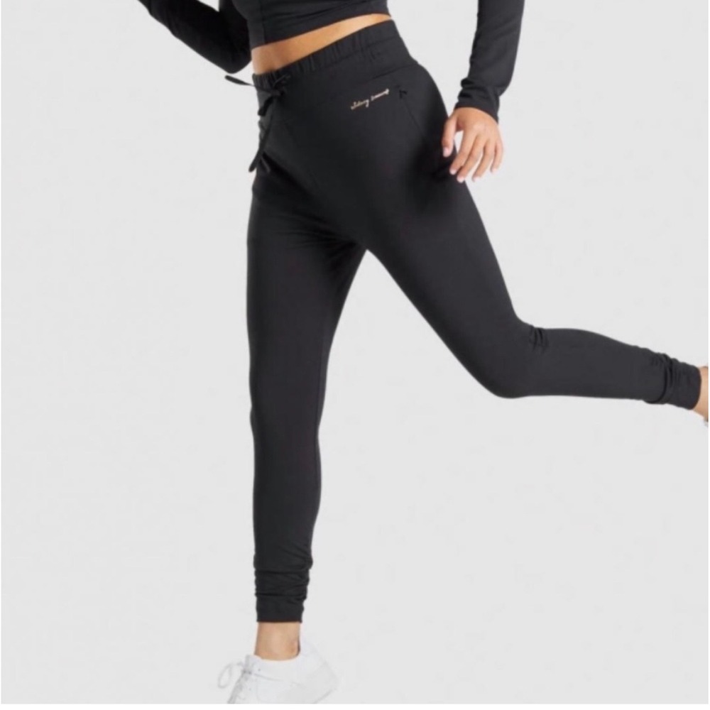 Gymshark x Whitney Simmons Joggers Black Gold GLBT4692-BK Small